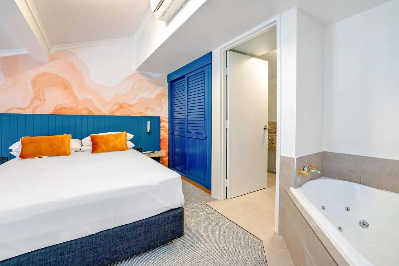 Mercure Кэрнс 4*,