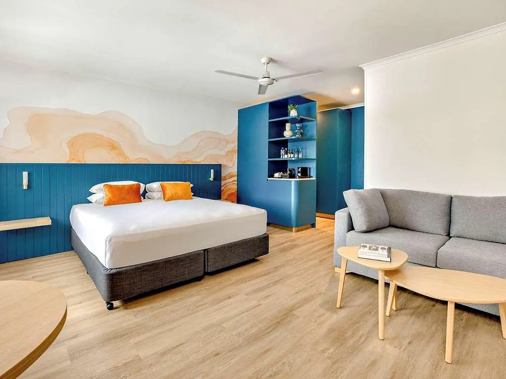 Mercure Cairns